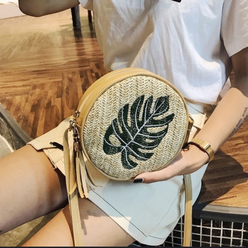 Green Leaf Pattern Straw Pu Circle Bag - image 2
